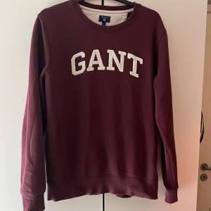 Gant sweatshirt i perfekt skick.  Stl L passar även stor M. 