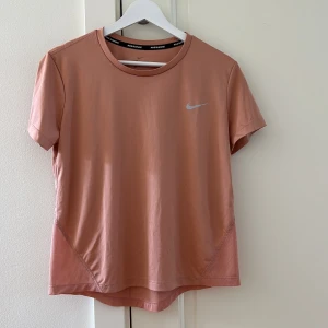 Träningstshirt - Använd fåtal gånger