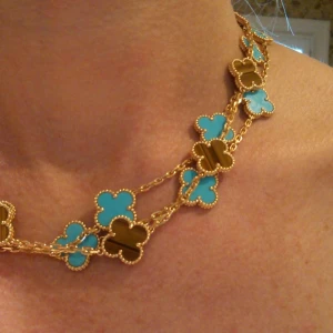 Van cleef halsband  - Finns I flees färger 