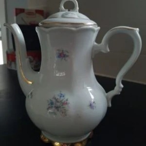 Tekanna -  Fin tekanna, jag har haft den som prydnad.