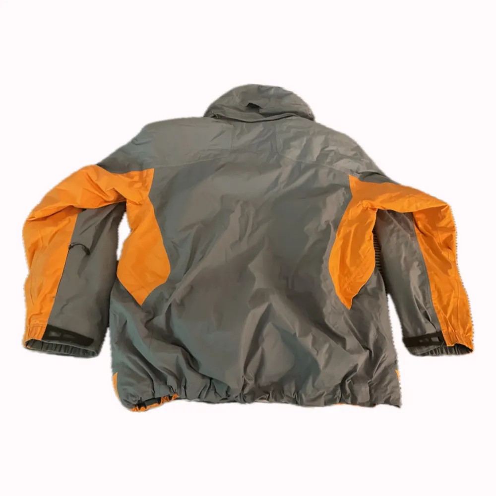 Vintage Nike ACG Storm Fit Level 3 Jacket. Lots of zippers and pockets. Men’s XL. Silver/orange. Condition is like new. . Takit.