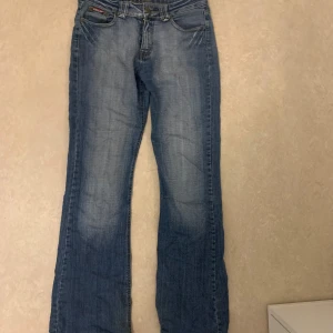 Low waist bootcut jeans - Som nya!💕💕