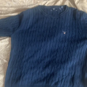 Gant tröja  - En blå gant tröja inte så använd storlek 170.