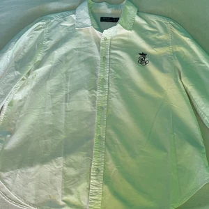 Polo Ralph Lauren Skjorta - En väl använd skjorta från Ralph Lauren i storleken XXL.  (Pris går att diskuterask)