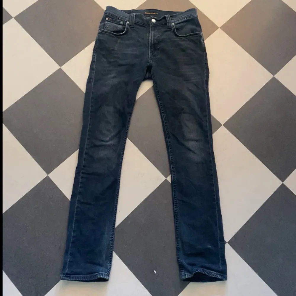 Riktigt schyssta Nudie Jeans i storleken W31 L32 | Finns tecken på användning men inga defekter | Pris ej hugget i sten! | Hör av dig vid frågor! |. Jeans & Byxor.