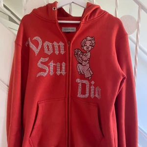 Vonstudio zip hoodie - Använd men fortf i väldigt bra skick!
