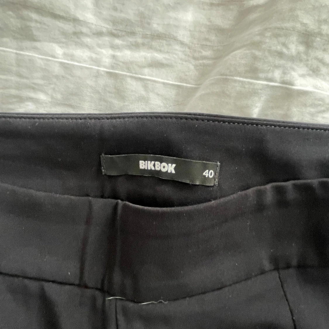 Svarta kostymbyxor - 92