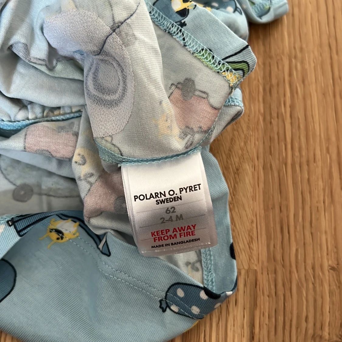 Blå långärmad tröja med bilmotiv från Polarn O. Pyret - 90