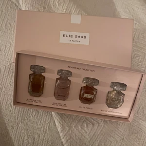 Elie Saab miniatyr parfymer - Mini kollektion av Elie Saab parfymer, nypris 700kr, säljes för 400kr. Vissa är använda men alla är 90% fyllda.