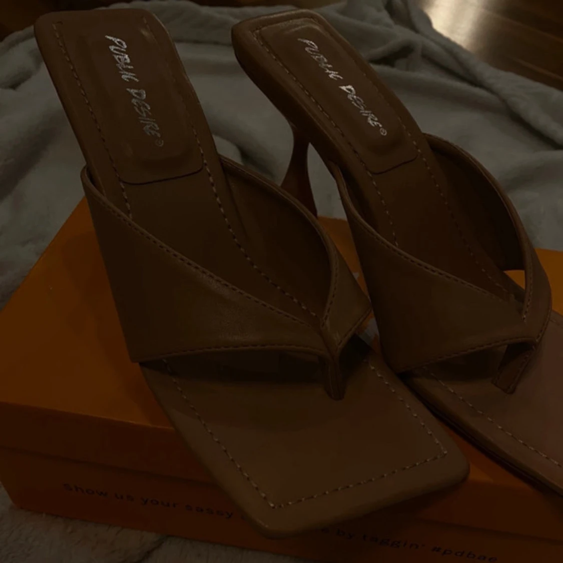 Beige klackar från Public Desire  - 91