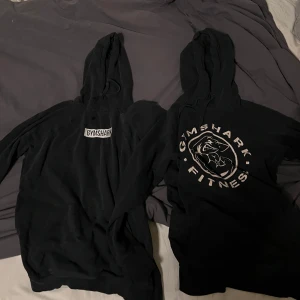 Gymshark hoodies - 180 kr styck. Båda för 300 kr