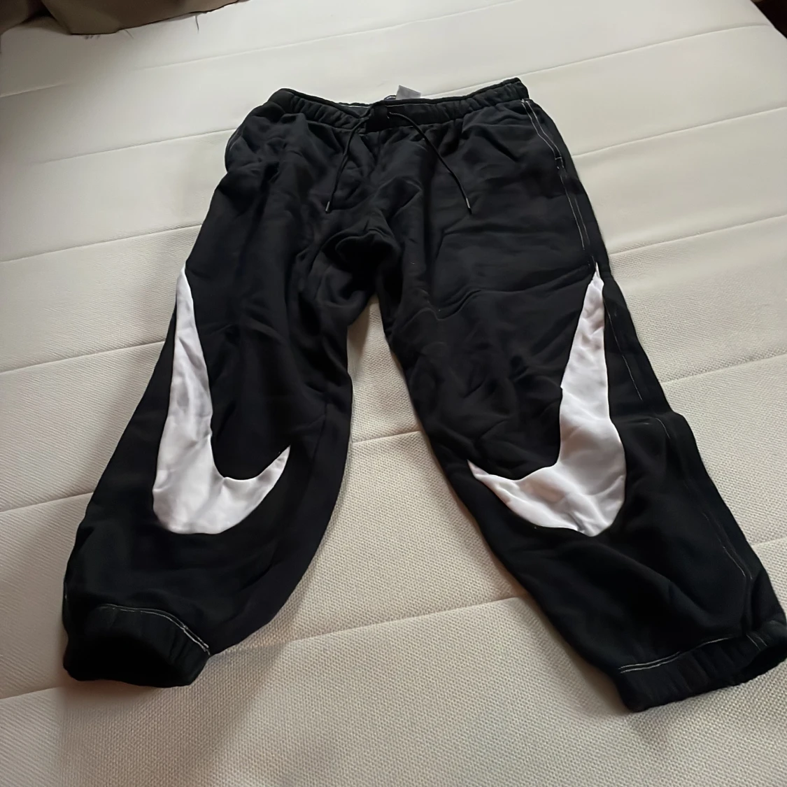 Svarta mjukisbyxor från Nike