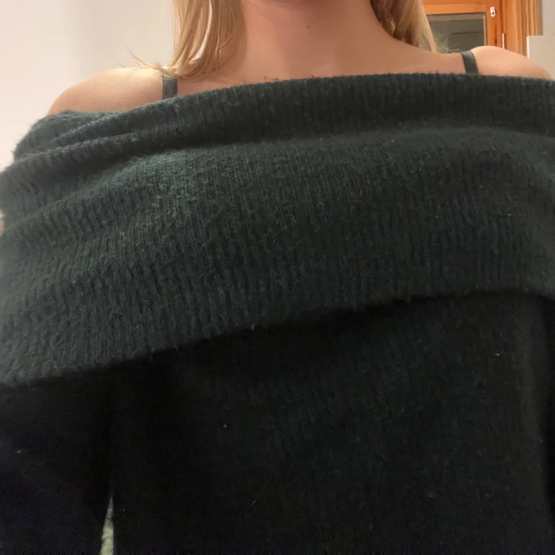 Mörkgrön offshoulder tröja - 91