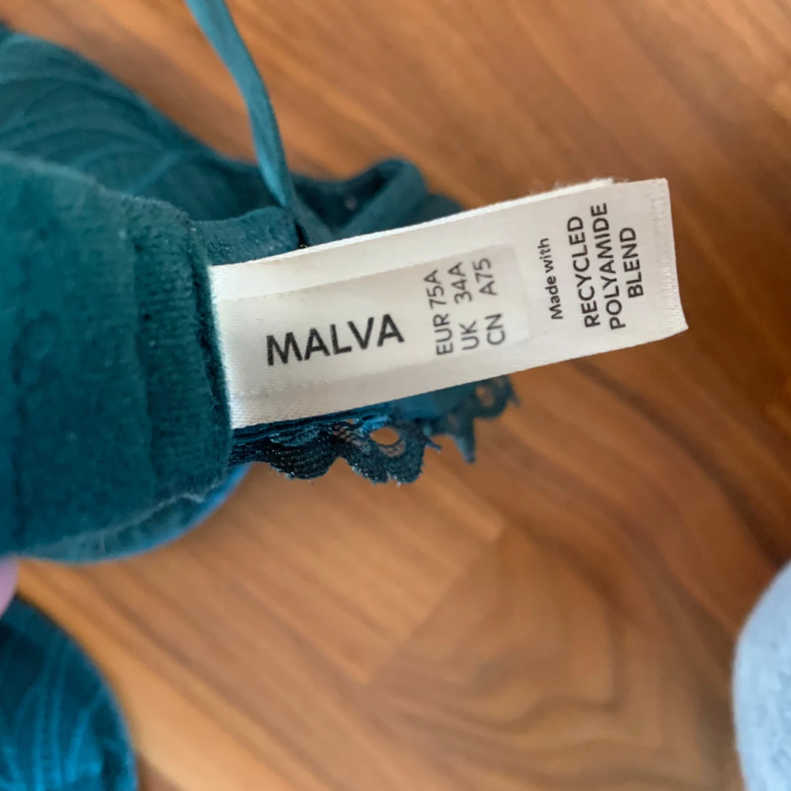 Mörkgrön spets-bh från Malva - 90