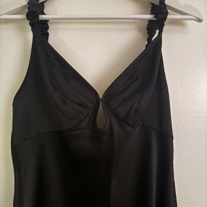 Adoore Klänning - Nyskick, storlek S, pris kan diskuteras vid snabb affär! (storlekslapp borttagen)