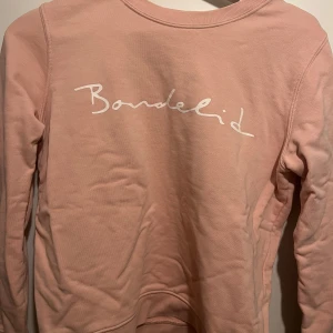 Rosa tröja från Bondelid - Säljer en superfin gammalrosa tröja från Bondelid i storlek S. Knappt använd så mycket bra skick!