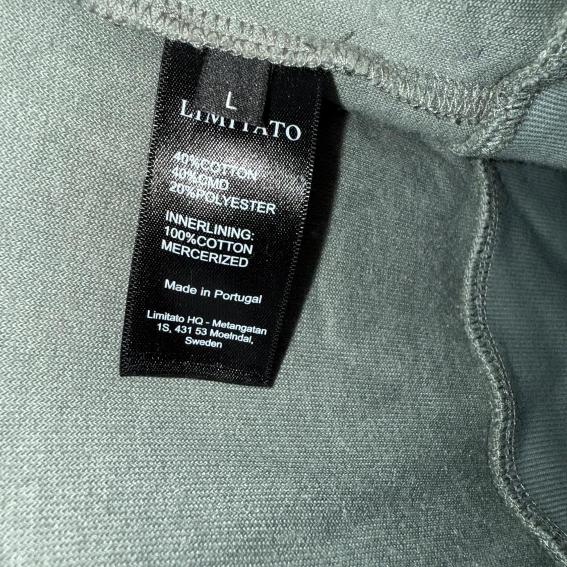 Grå hoodie från Limitato - 92