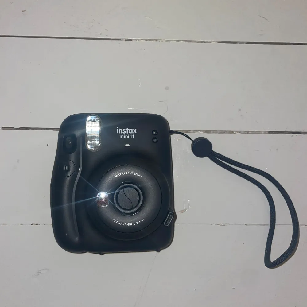 Instax mini 11. Haft den ett bra tag, men inte använt så mycket. . Muu.