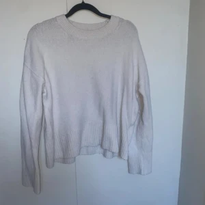 &other stories tröja - Väl använd &other stories tröja!