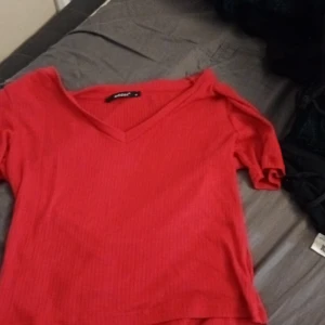 Tröja  - Bra skick,inte slitet knappt använd  