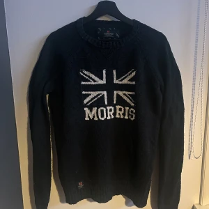 Morris Sweatshirt  - Riktigt fin sweatshirt i storlek S men passar M. Den är riktigt fin nu till vintern och är varm och snygg. Pris kan diskuteras. 