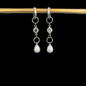 Örhängen  - Ett par kostar 120kr ett örhänge kostar 70kr💕