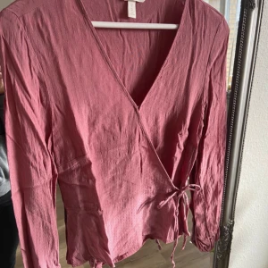Blus - Blus från hm.