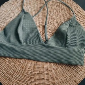 Bikini Firefly  - Bikini från Firefly i storlek S, endast använd en gång med skydd (fotografering). Riktigt snygg! 😊🩷