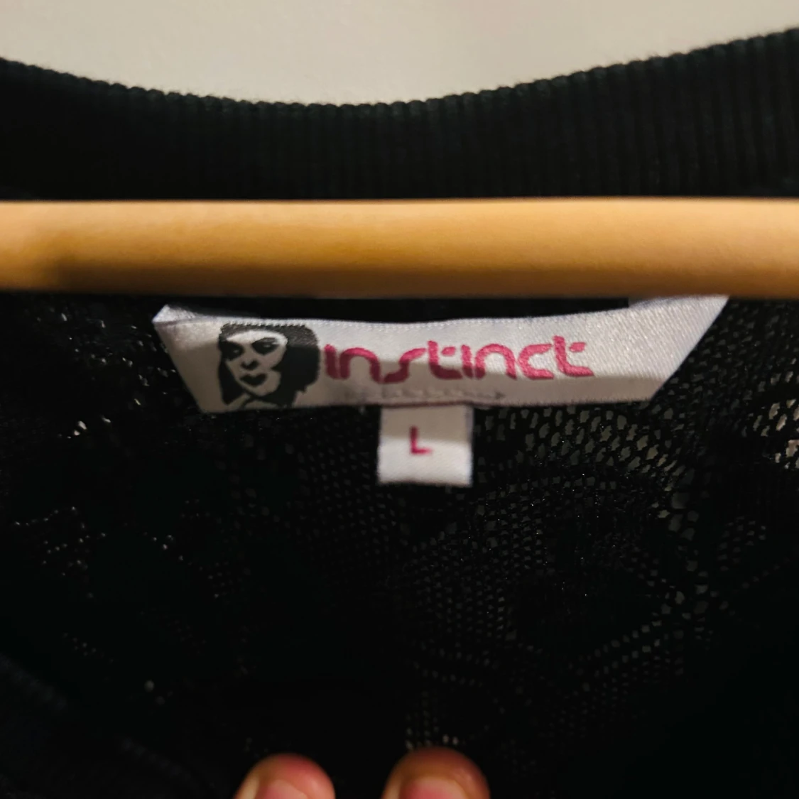 Svart spetsmönstrad tröja från Instinct - 91