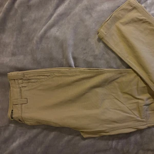 Carhartt byxor - 32/34 Använda 1 gång