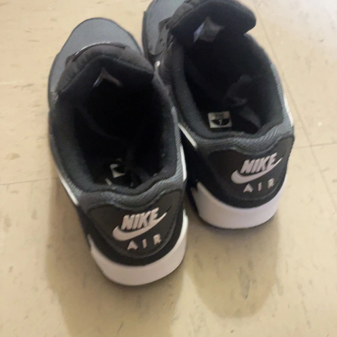 Nike Air Max i svart och grå - 91