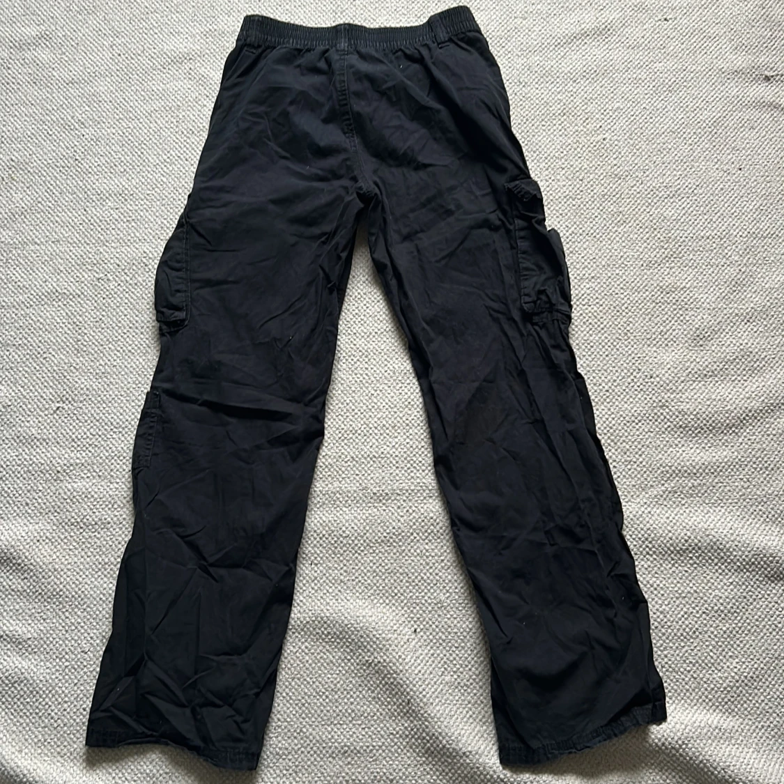 Svarta cargobyxor - 90