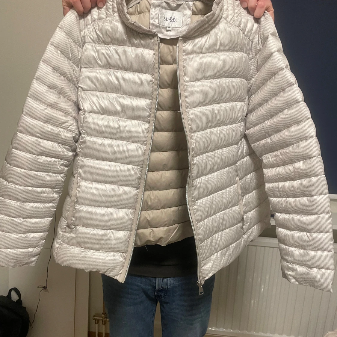 Beige pufferjacka från Isolde - 90