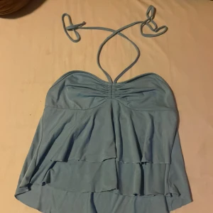 blå topp - jätte söt topp från shein, helt oanvänd då jag råka beställa i fel storlek. 