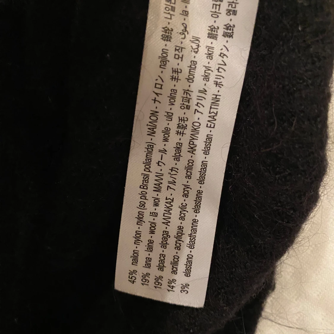 Svart stickad tröja  - 93