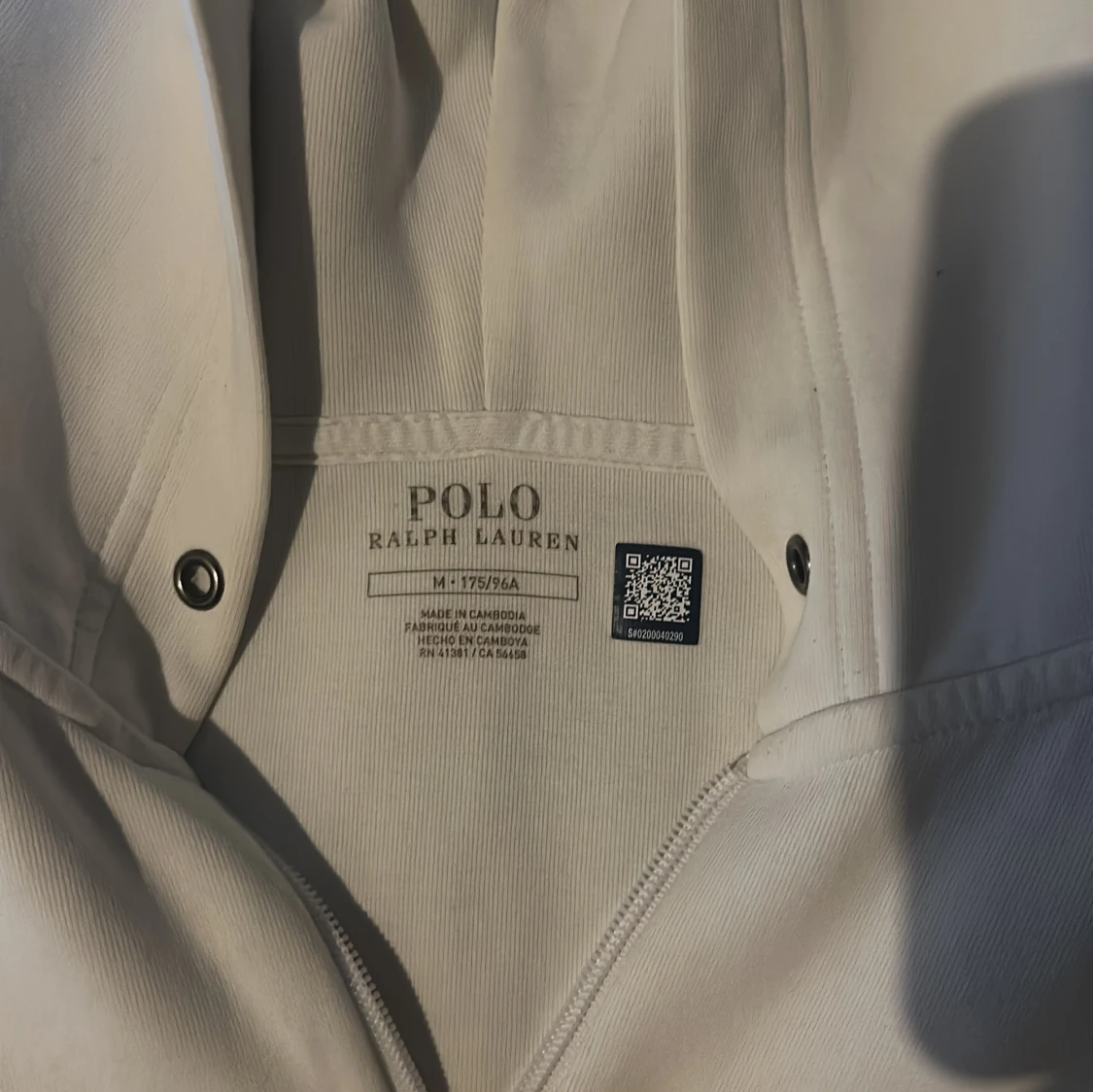 Säljer en Hoodie jag inte behöver  - 90