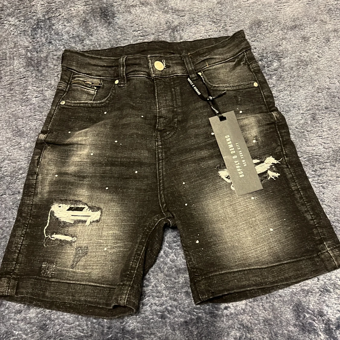 Svarta jeansshorts från Supply & Demand