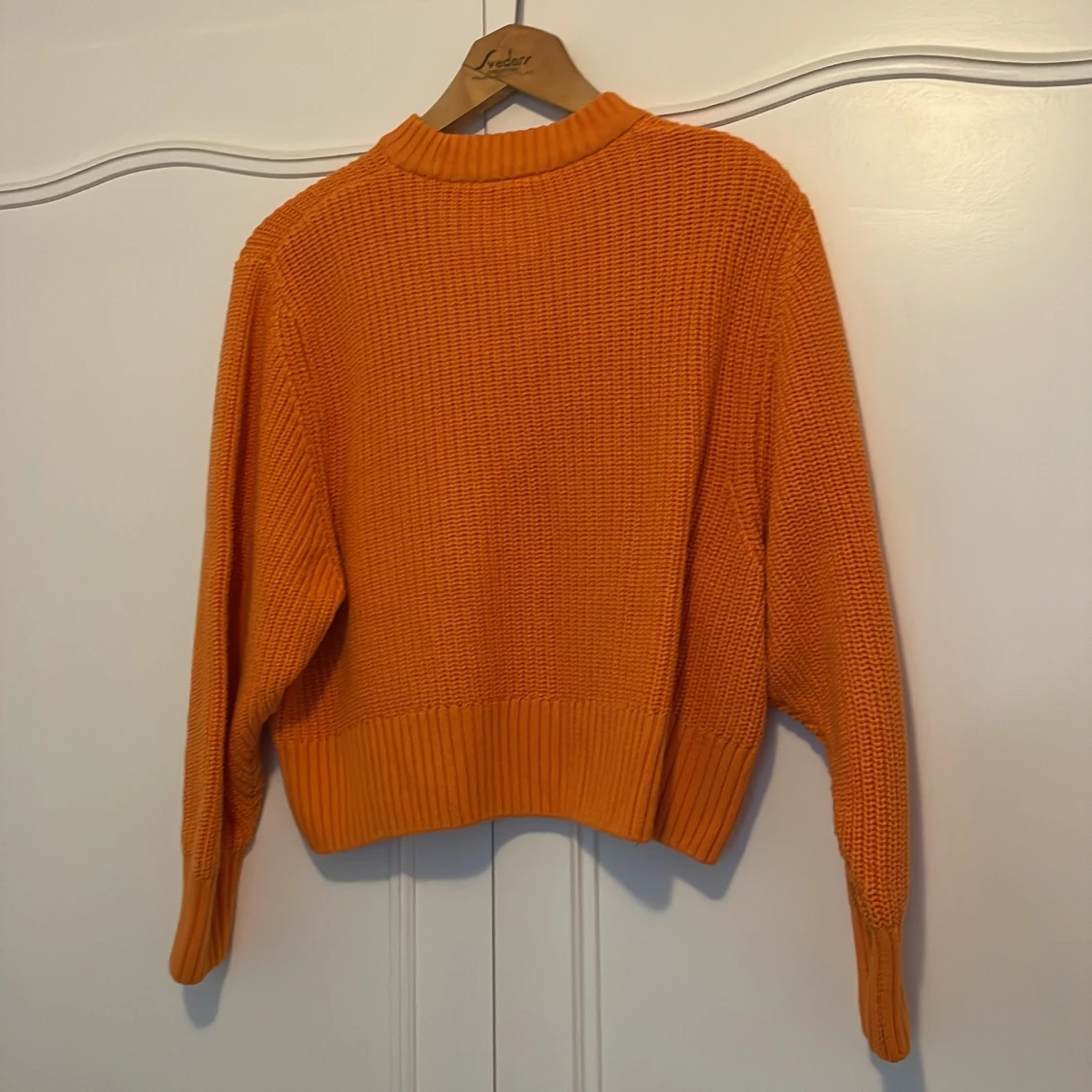 Orange stickad tröja från Monki - 91