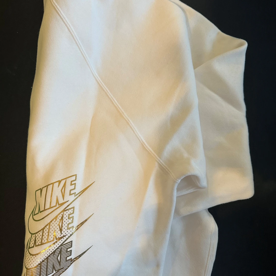 Nike- vit tröja med hög krage  - 90