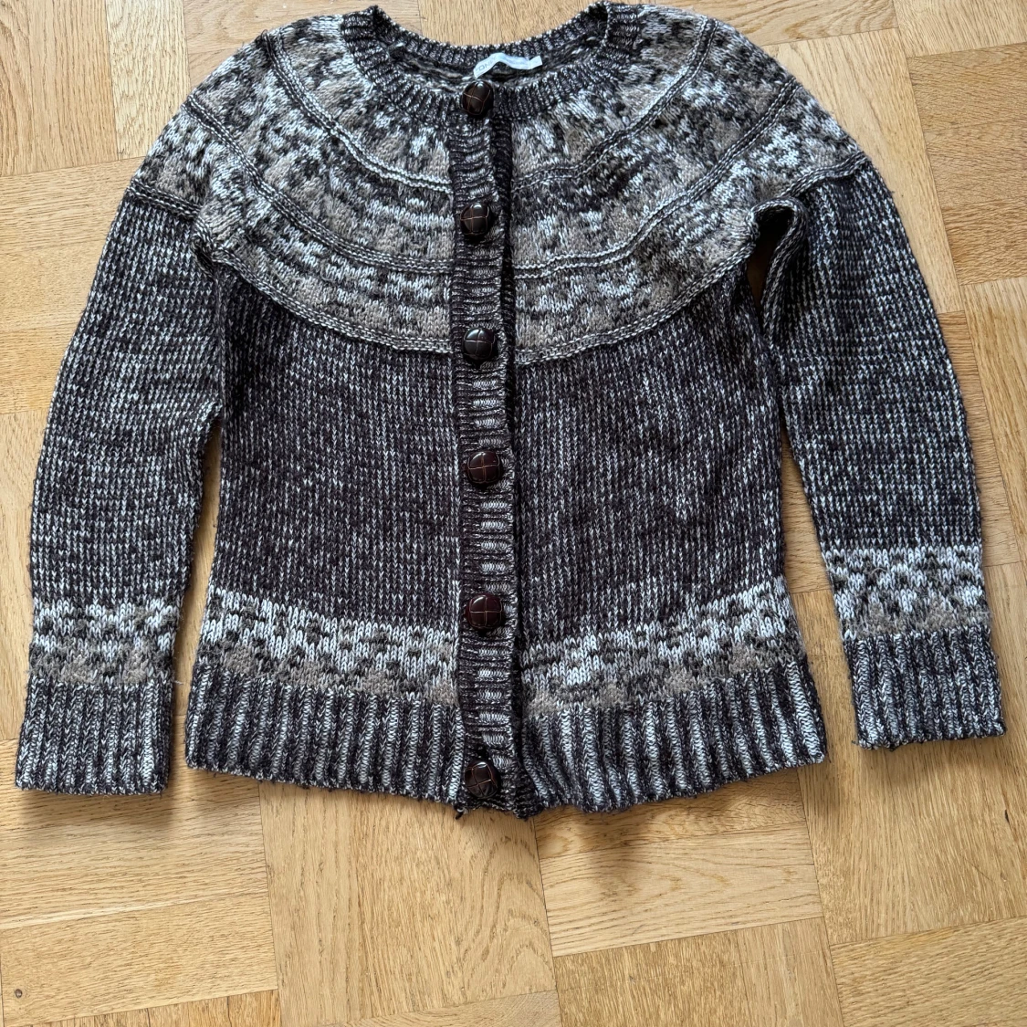 Grå stickad kofta från ONLY