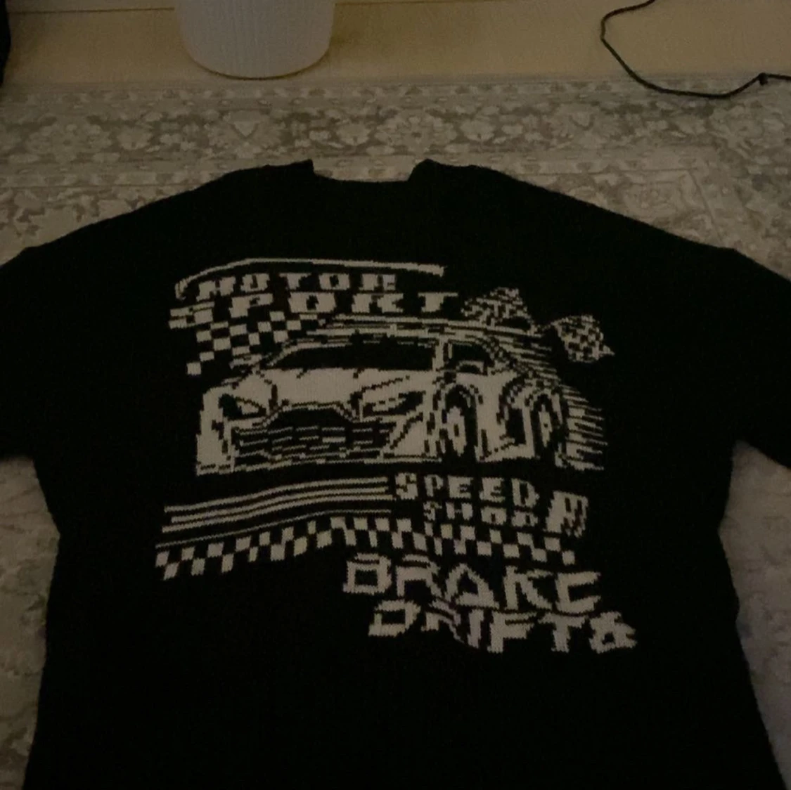 Snygg stickad tröja med tryck - 90