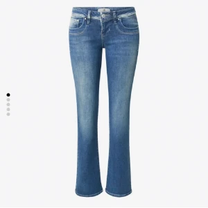 LTB jeans  - Säljer ett par super fina jeans från LTB i färgen blue addicted. storlek  midja 27 längd 34. Super fint skick men är lite förstora för mig så kommer därför ej till användning! Skriv för fler frågor💗💗