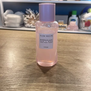 Glow recipe toner🩷 - Nyrpis ligger på 189kr🩷Jag säljer för 99 då den knappt är använd🩷