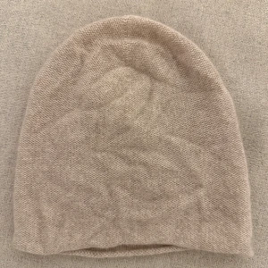 Mössa - Använd några gånger men fortfarande fint skick. Vet ej vilket märke 