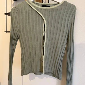 Tröja från Asos Design  - Aldrig använd, enbart provad. Mer som M än L 