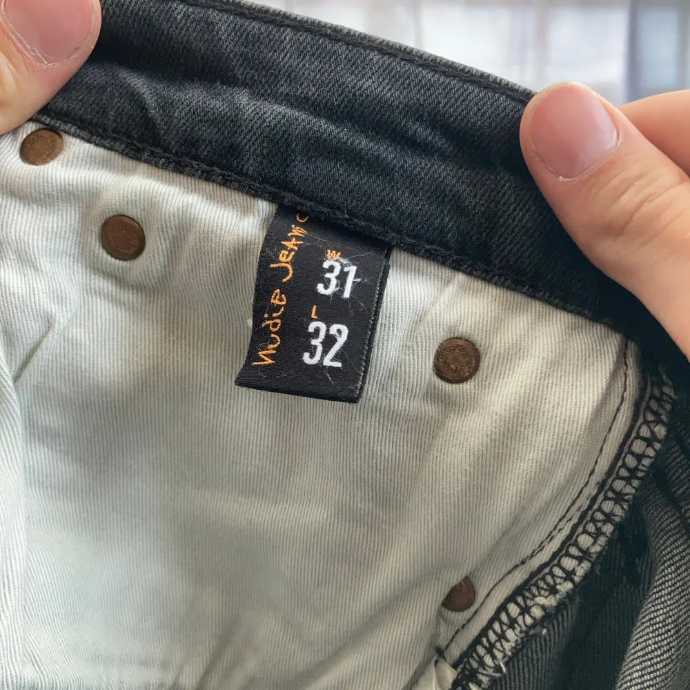 Riktigt feta Nudie jeans i storlek 31/32 i utmärkt skick🙌🏽. Jeans & Byxor.