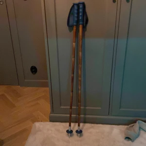 Kang poles  - Stavar jag vann vid SM oanvända helt nya och fina, nypris 1200kr jag säljer för bara 820 som är en väldigt bra deal i ju med att de är oanvända