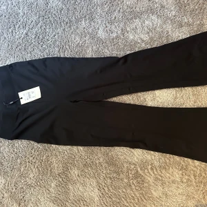 Svarta kostymbyxor  - Helt nya! 