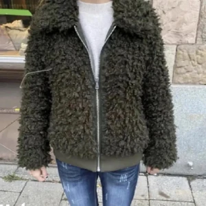 Teddyjacket - Säljer denna fast i rosa!