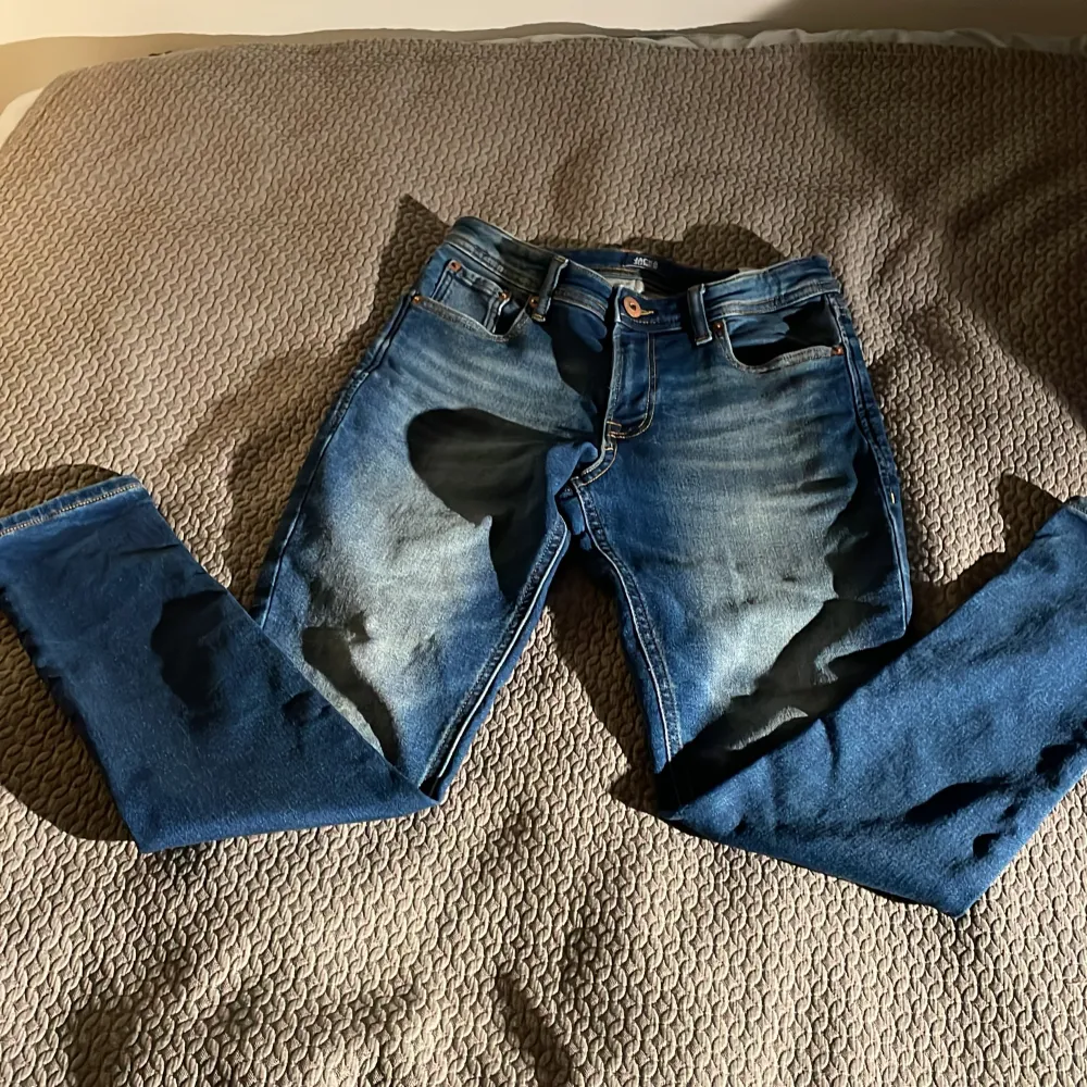 Tjena säljer mina jeans i super bra skick 9-10. Skicka ett dm om du har några frågor. Jeans & Byxor.